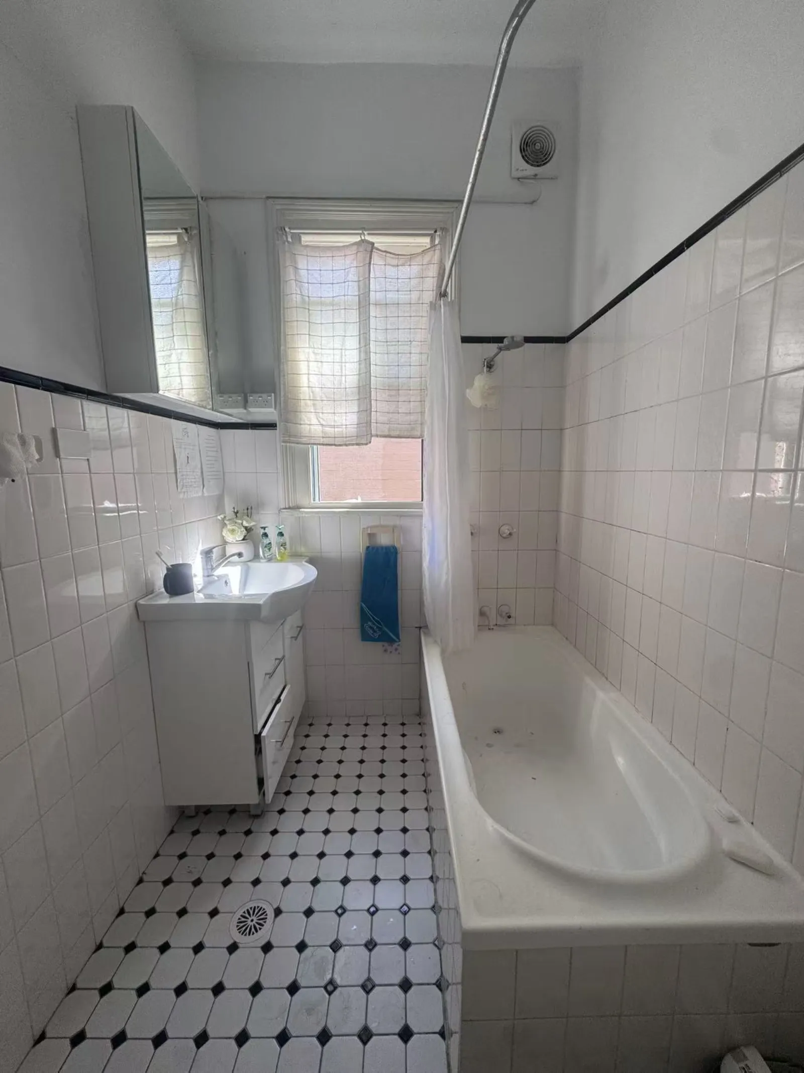 Full Renovation - Chatswood - Before - photo 2